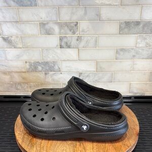CROCS Classic Black Clogs with Fleece Lining